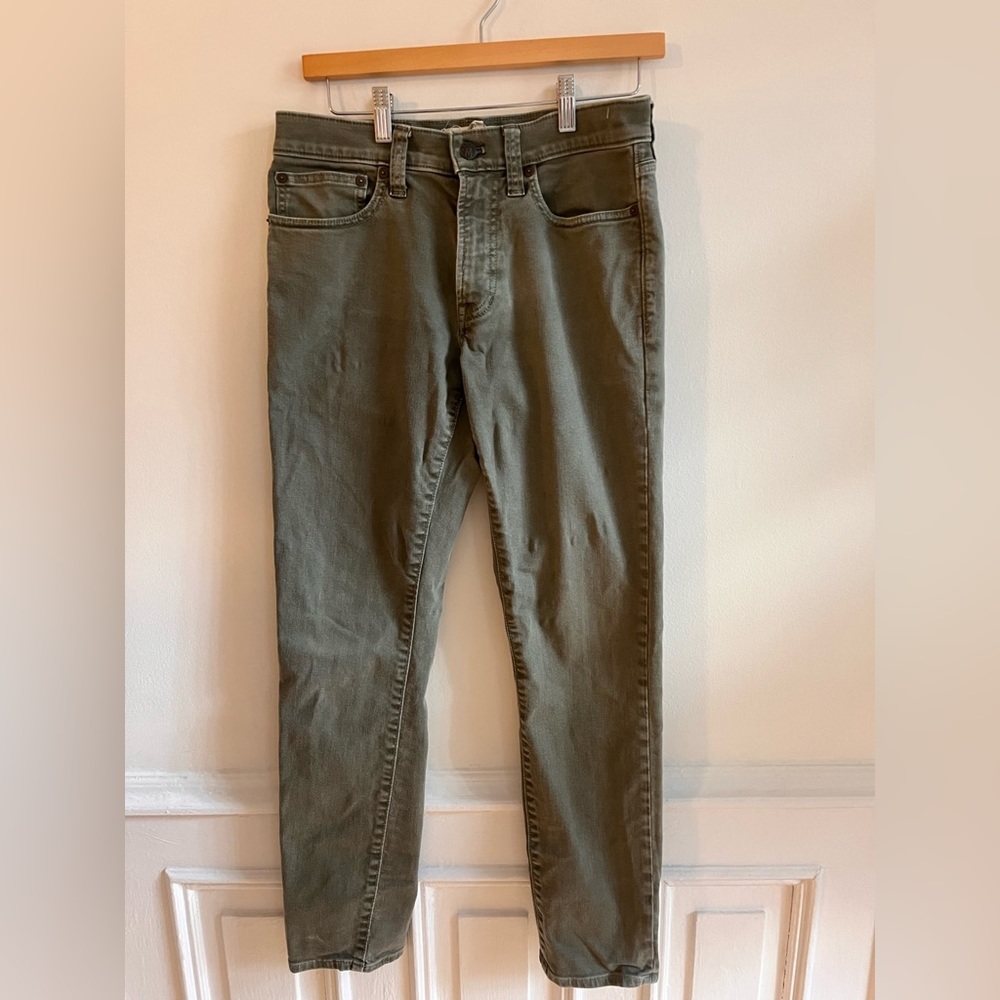 Men’s Madewell slim fit olive pants. Perfect, worn fit. W29/L30